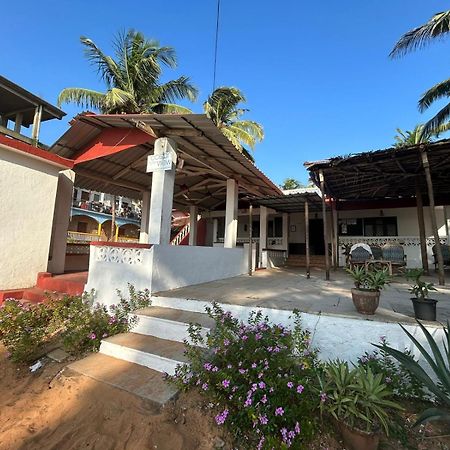 Ocean View Goan Beach House Calangute Bagian luar foto