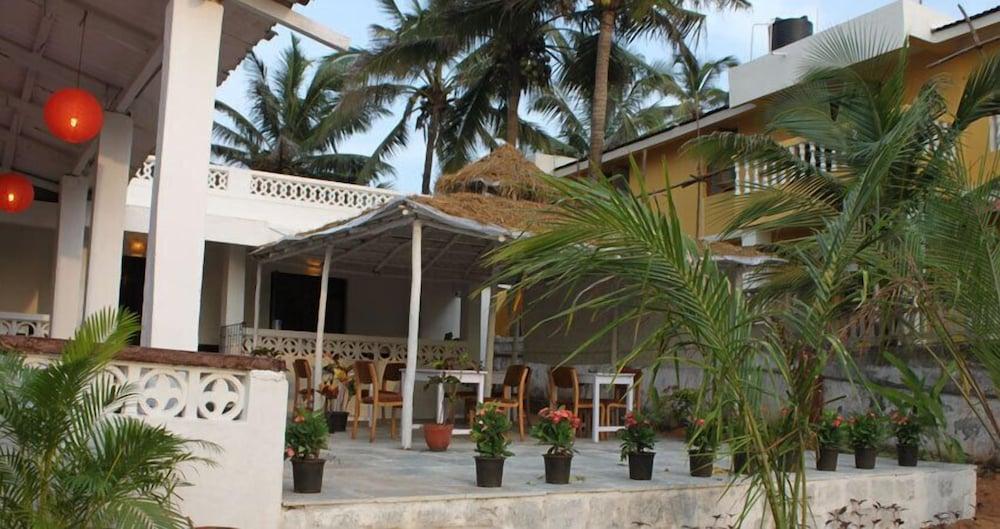Ocean View Goan Beach House Calangute Bagian luar foto