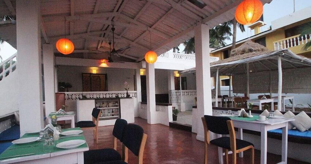 Ocean View Goan Beach House Calangute Bagian luar foto