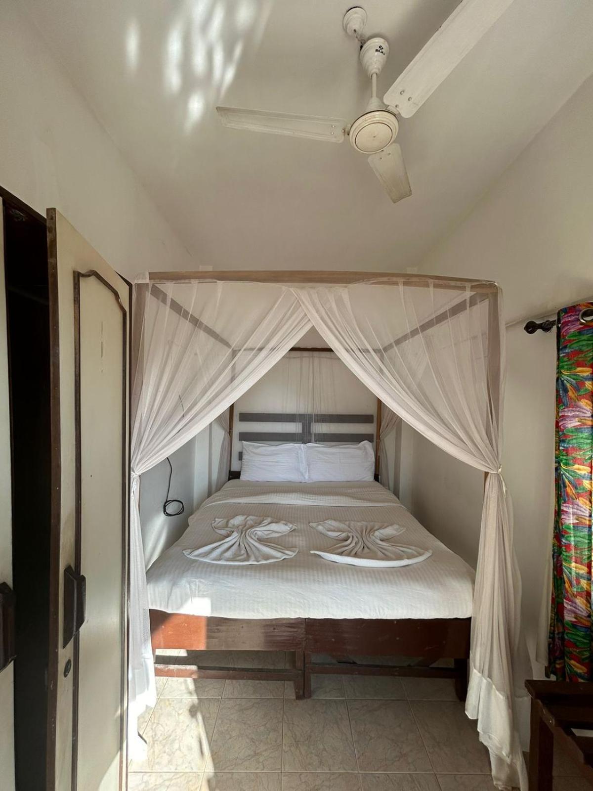 Ocean View Goan Beach House Calangute Bagian luar foto