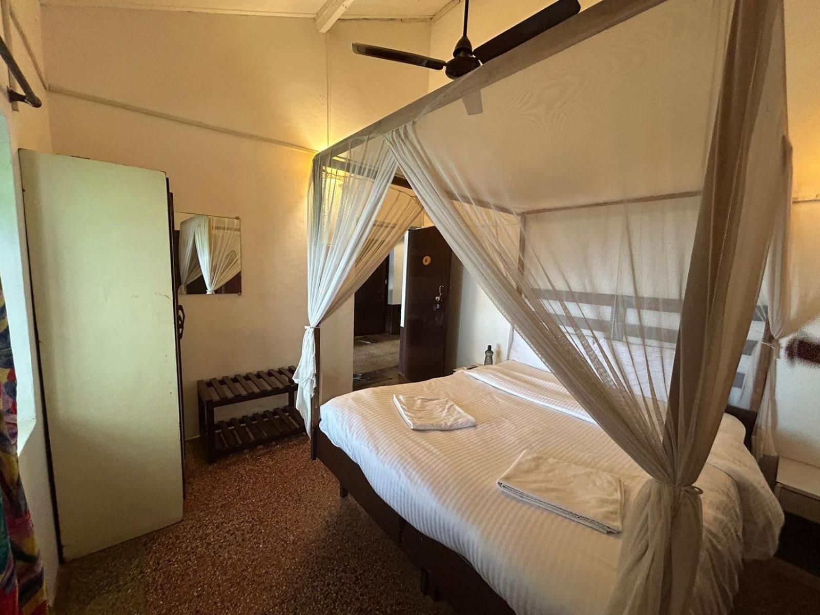 Ocean View Goan Beach House Calangute Bagian luar foto