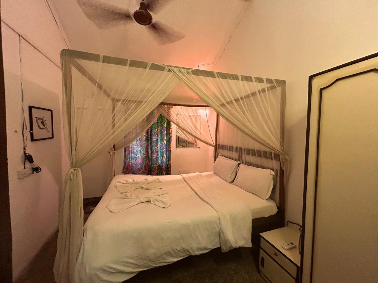 Ocean View Goan Beach House Calangute Bagian luar foto