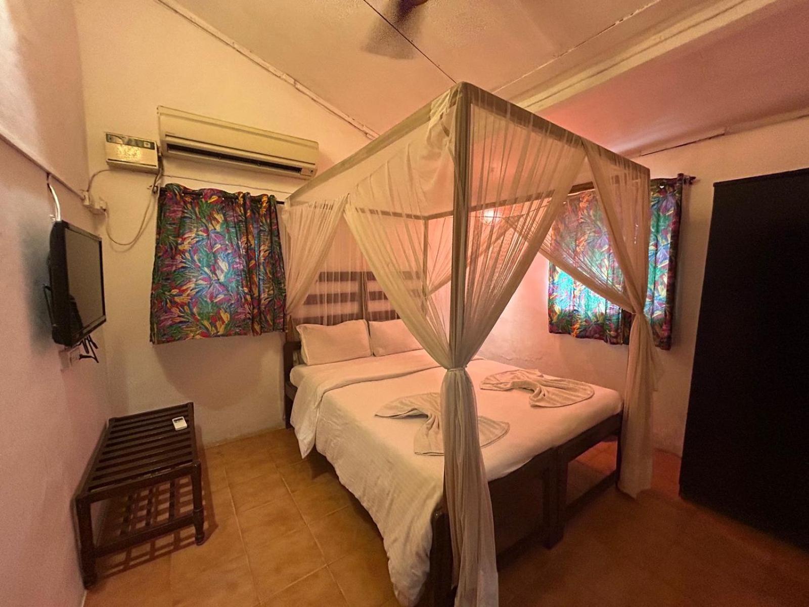 Ocean View Goan Beach House Calangute Bagian luar foto