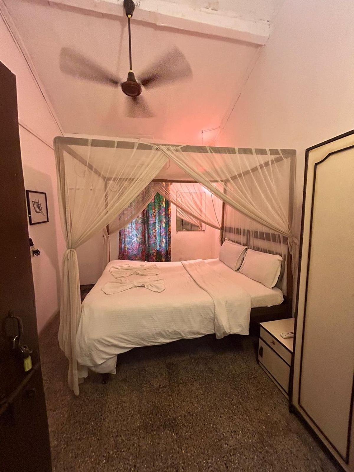 Ocean View Goan Beach House Calangute Bagian luar foto