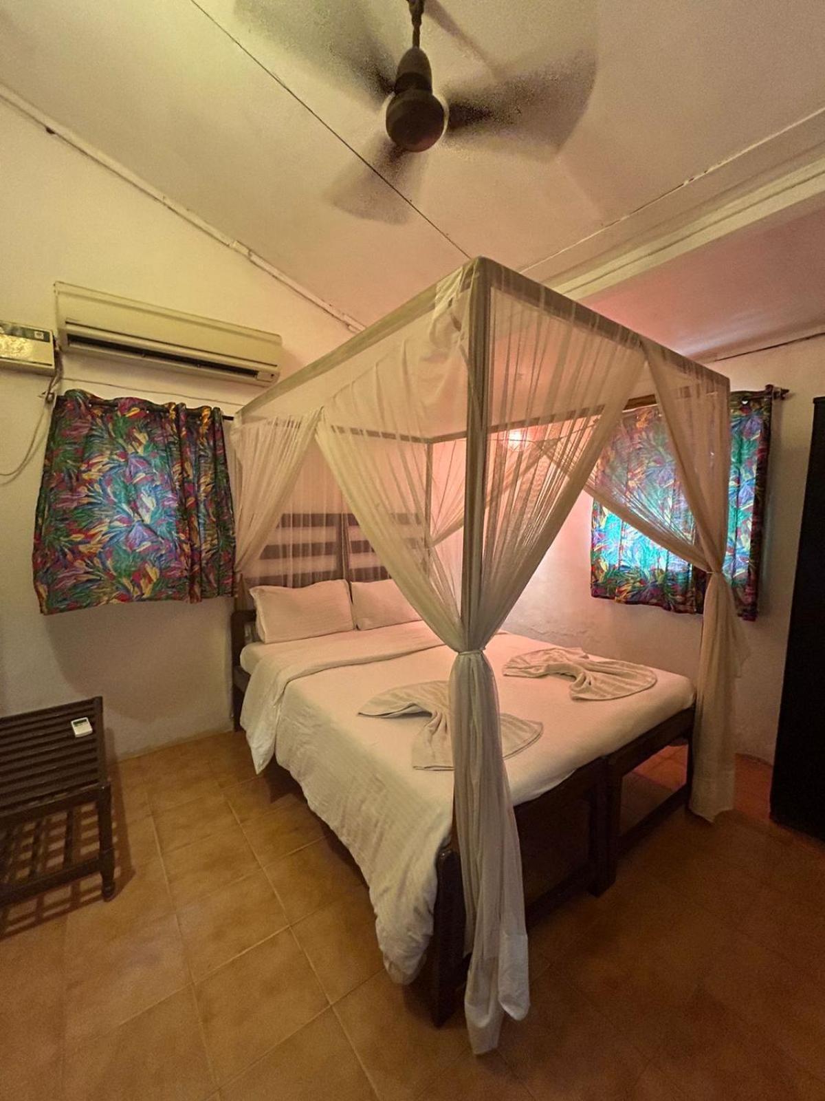 Ocean View Goan Beach House Calangute Bagian luar foto