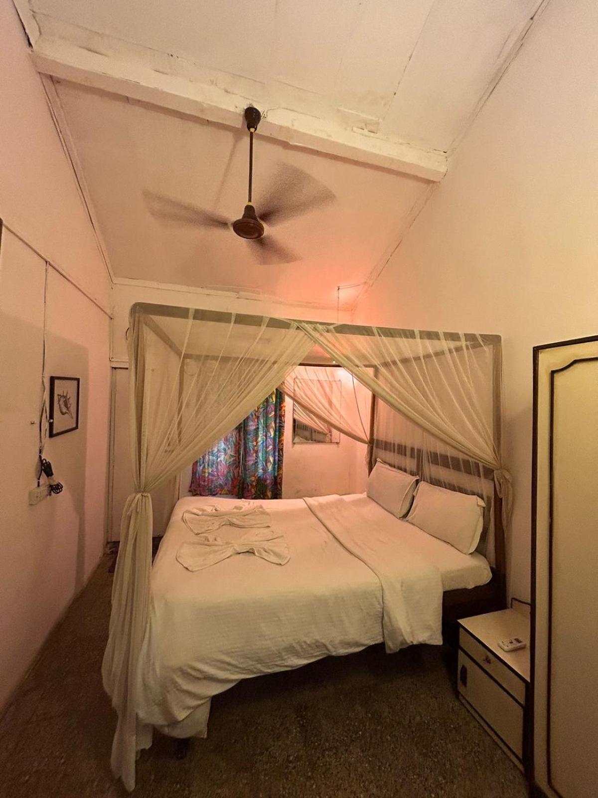 Ocean View Goan Beach House Calangute Bagian luar foto